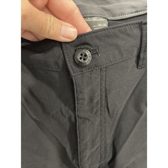 Eddie Bauer Convertible Pants Men 36x30 Black Outdoor Hiking Performance FLAW - Picture 3 of 12
